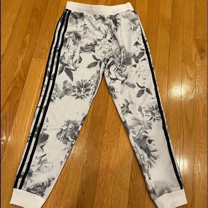 Adidas Girl’s Limited edition Floral Sweatpants size 14 Excellent Condition